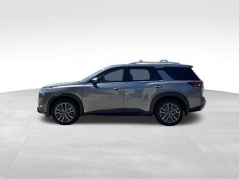 Used 2023 Nissan Pathfinder SL w/ SL Premium Package AWD/4WD image 8