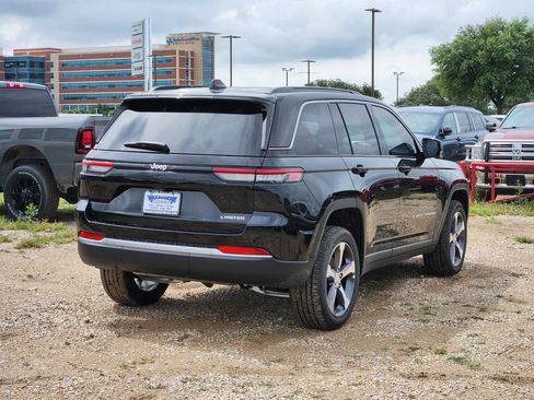 New 2026 Jeep Grand Cherokee Limited RWD image 3
