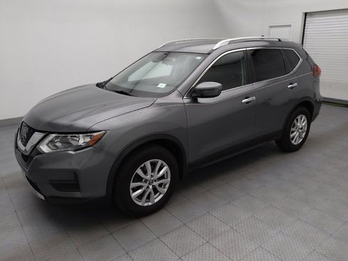 Used 2020 Nissan Rogue SV FWD image 2
