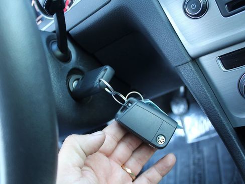 Used 2015 Volkswagen Golf Launch Edition image 25