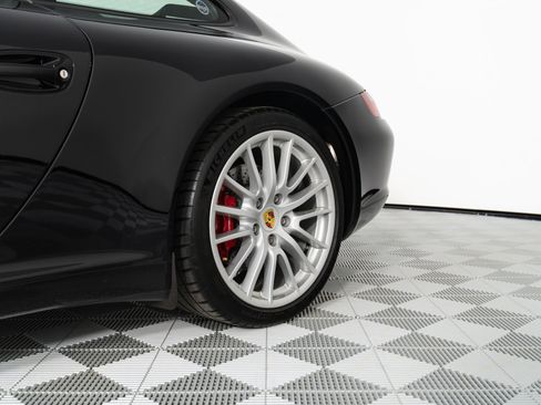 Used 2005 Porsche 911 Carrera S RWD image 39