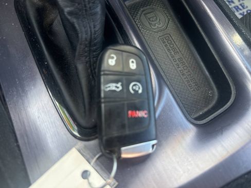 Used 2018 Dodge Charger SXT w/ Blacktop Package RWD image 45