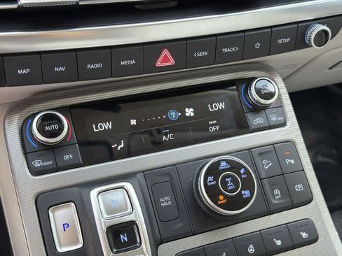 Used 2024 Hyundai Palisade Calligraphy AWD/4WD image 17