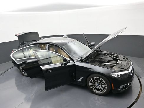 Used 2019 BMW 530i RWD image 37
