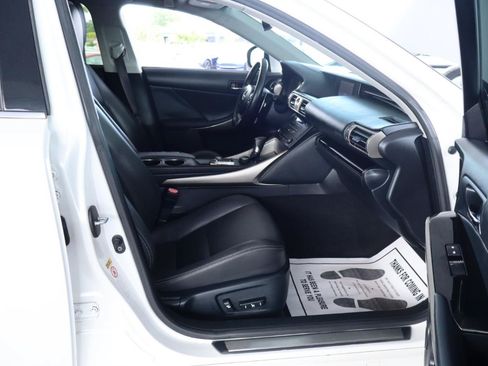 Used 2016 Lexus IS 200t RWD image 34