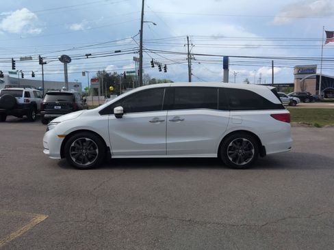 Used 2023 Honda Odyssey Elite image 5