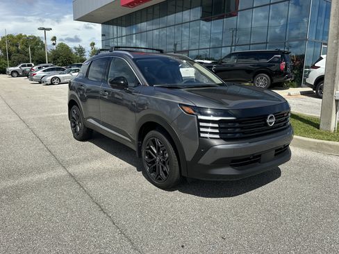 New 2026 Nissan Kicks SR FWD image 4