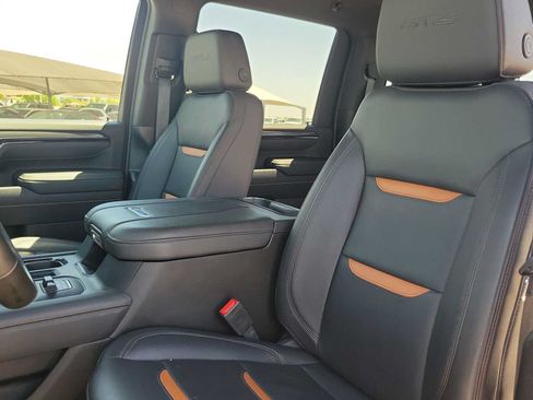 Used 2025 GMC Sierra 2500 AT4 AWD/4WD image 15