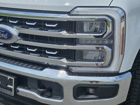 Used 2024 Ford F250 Lariat AWD/4WD image 9