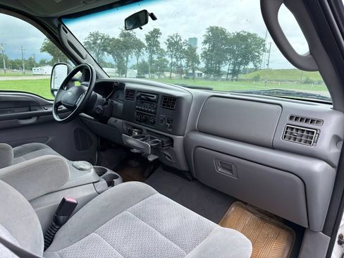 Used 2004 Ford F250 2WD SuperCab Super Duty image 24
