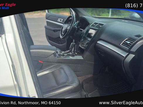 Used 2016 Ford Explorer XLT w/ Equipment Group 202A AWD/4WD image 13