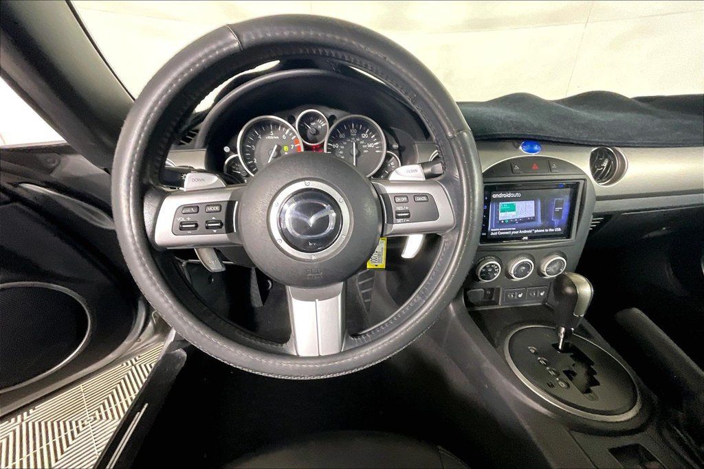 Used 2010 MAZDA MX-5 Miata Grand Touring w/ Premium Pkg RWD image 4