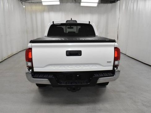 Used 2017 Toyota Tacoma TRD Off-Road w/ Tow Package (A/T) image 6