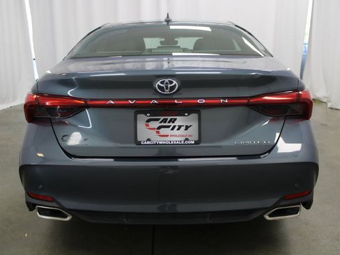 Used 2022 Toyota Avalon Limited w/ Advanced Safety Package image 7