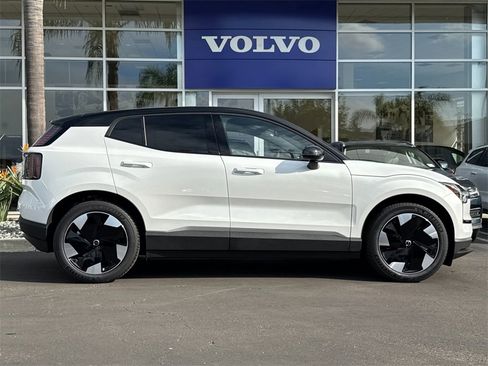 New 2025 Volvo EX30 Plus w/ Climate Package image 6