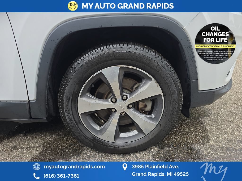 Used 2019 Jeep Cherokee Limited AWD/4WD image 42
