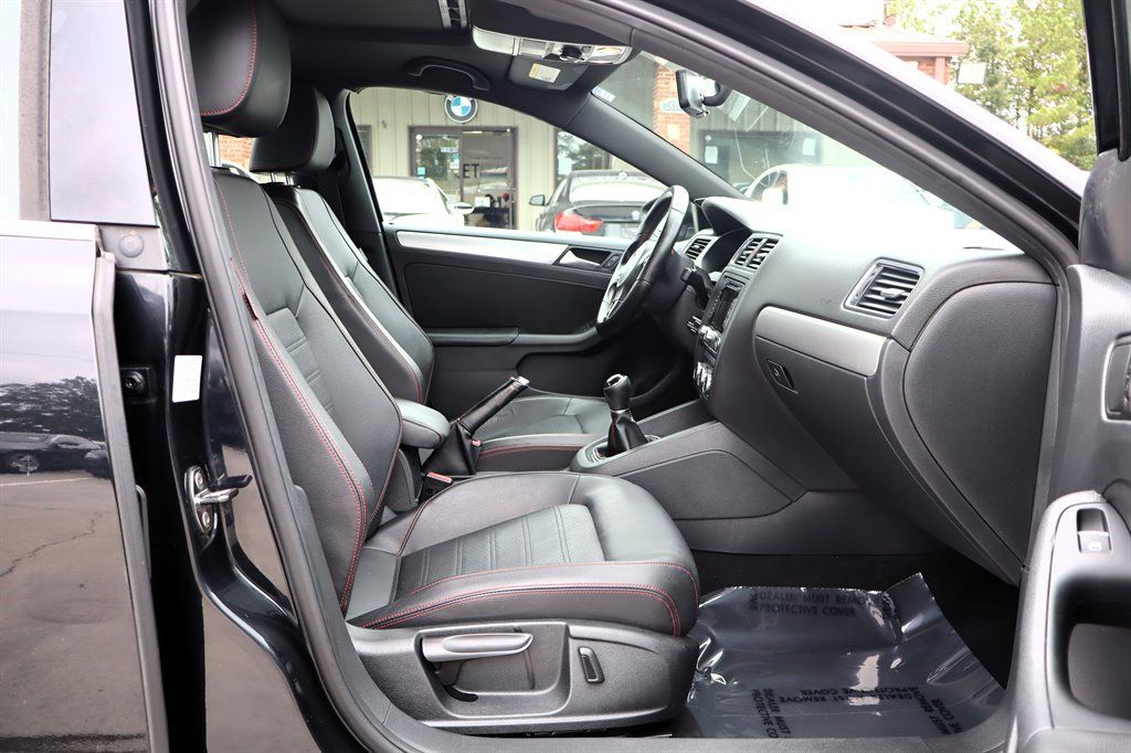 Used 2013 Volkswagen Jetta GLI Autobahn FWD image 18