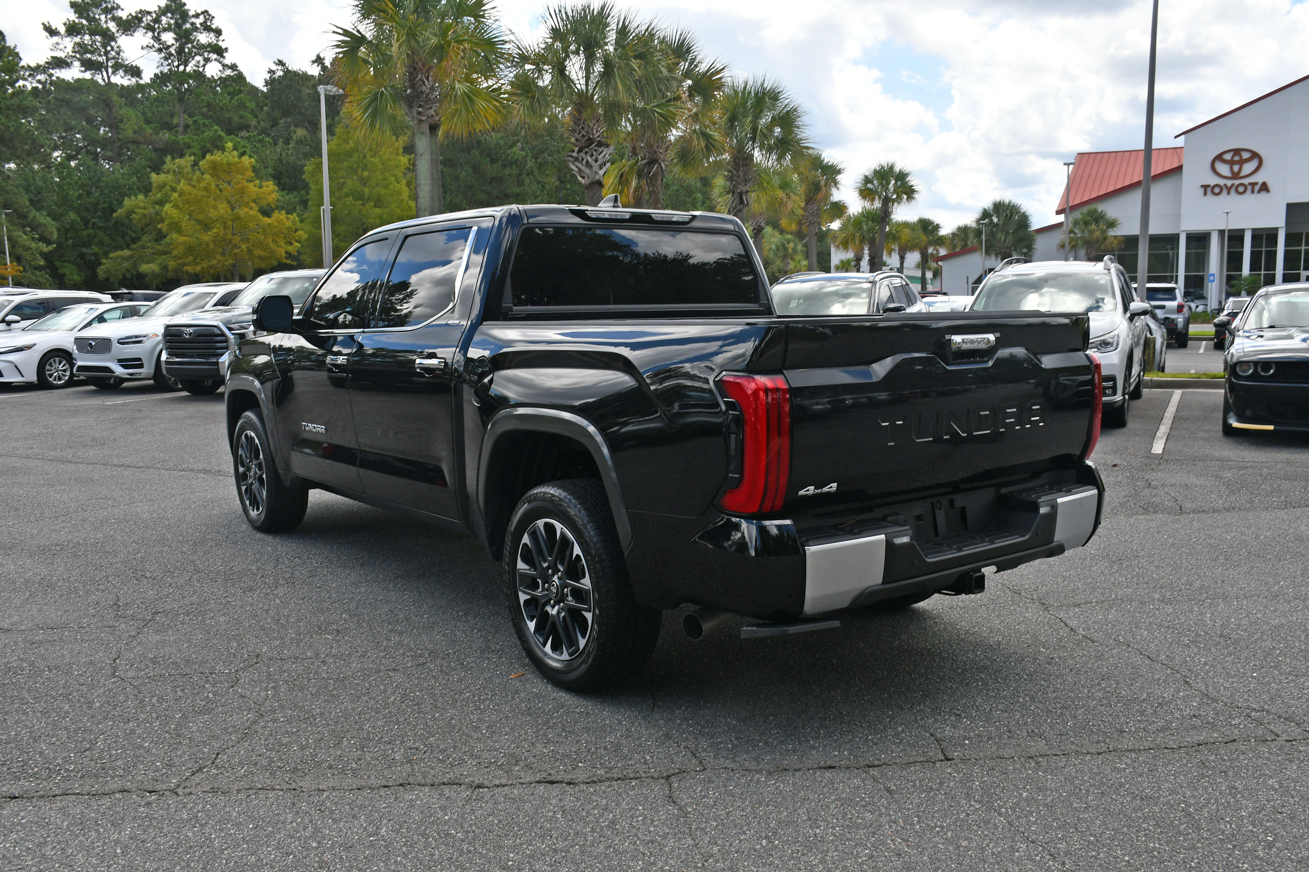 Certified 2025 Toyota Tundra Limited AWD/4WD image 3