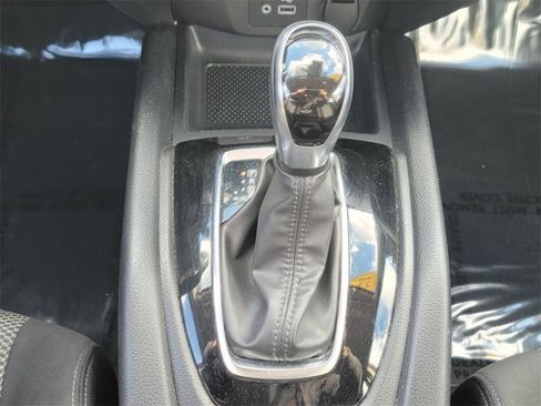 Certified 2022 Nissan Rogue Sport SV image 19