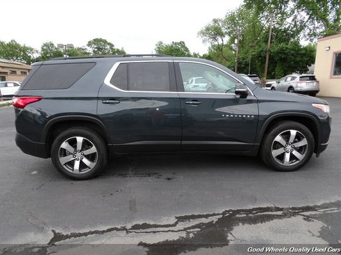 Used 2019 Chevrolet Traverse LT w/ LT Premium Package AWD/4WD image 4