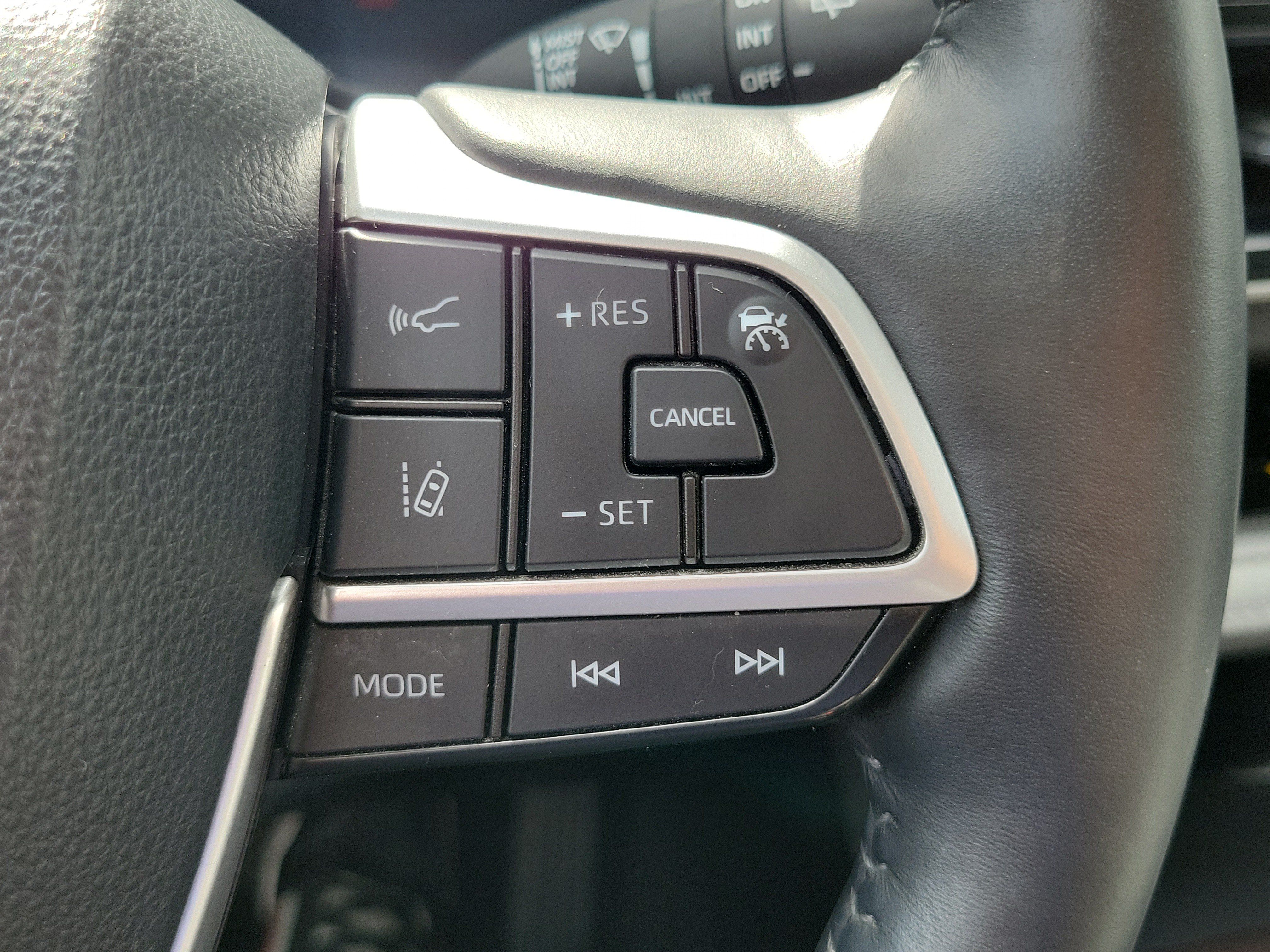 Used 2024 Toyota Highlander Limited AWD/4WD image 28