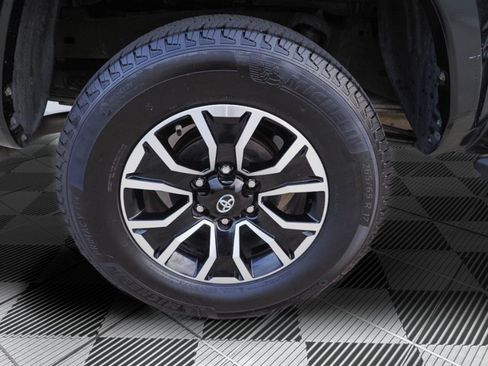 Used 2020 Toyota Tacoma TRD Sport AWD/4WD image 34