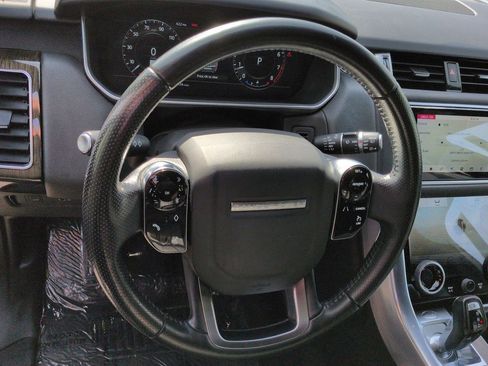 Used 2019 Land Rover Range Rover Sport SE image 10