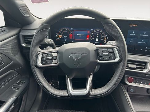 Used 2025 Ford Mustang GT Premium RWD image 18
