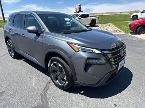 Used 2024 Nissan Rogue SV AWD/4WD image 1