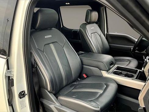 Used 2022 Ford F450 Platinum w/ FX4 Off-Road Package image 31