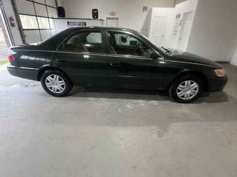 Used 2001 Toyota Camry CE image 2