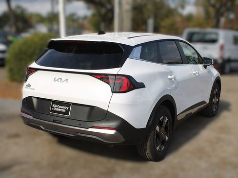 New 2026 Kia Sportage LX image 7