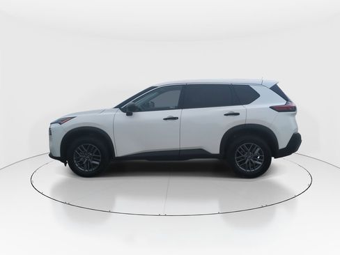 Used 2023 Nissan Rogue S FWD image 5
