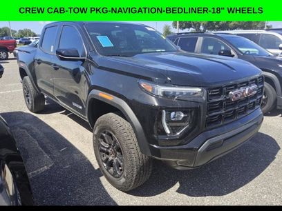 Used 2025 GMC Canyon Elevation