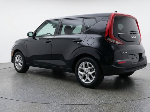Used 2025 Kia Soul LX w/ LX Technology Package FWD image 6