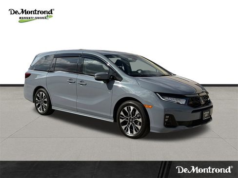 Used 2025 Honda Odyssey Elite image 3