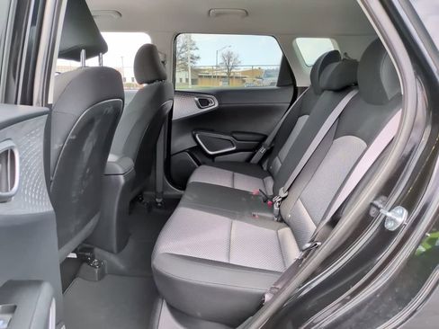 Used 2025 Kia Soul LX FWD image 13