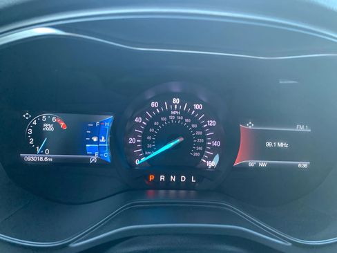 Used 2020 Ford Fusion SE image 10