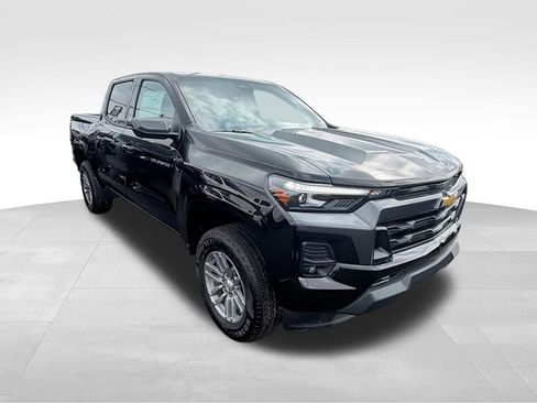 New 2026 Chevrolet Colorado LT w/ LT Convenience Package AWD/4WD image 2