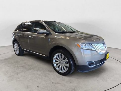 Used 2012 Lincoln MKX AWD image 3