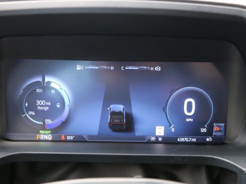 Used 2024 Ford F150 Lightning Flash AWD/4WD image 31