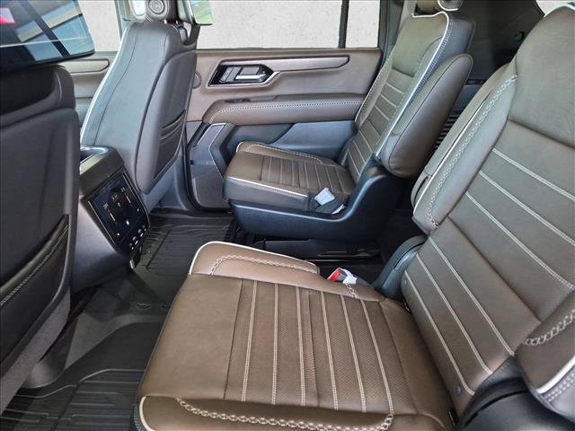 New 2026 GMC Yukon XL Denali Ultimate w/ LPO, Floor Liner Package AWD/4WD image 14