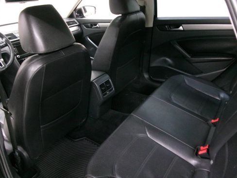 Used 2014 Volkswagen Passat 2.5 SE image 17