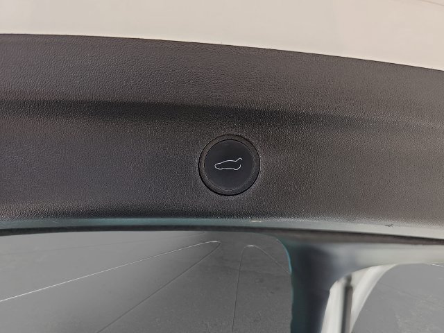 Used 2022 Tesla Model Y Performance AWD/4WD image 30
