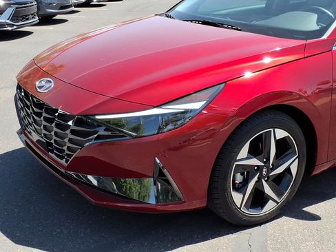 Certified 2023 Hyundai Elantra Limited w/ Cargo Package FWD image 8