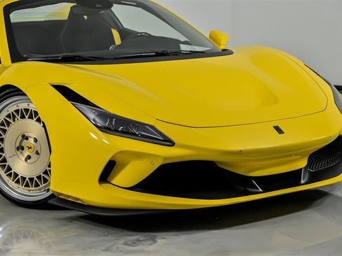 Used 2021 Ferrari F8 Tributo RWD image 3