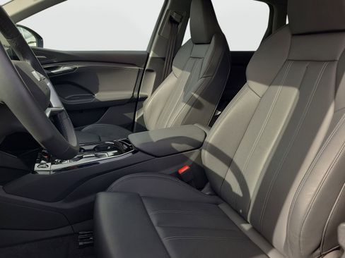 Used 2025 Audi Q6 e-tron Premium Plus w/ Premium Plus image 18