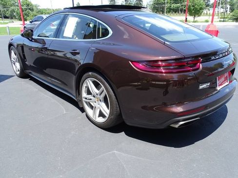 Used 2020 Porsche Panamera RWD image 8