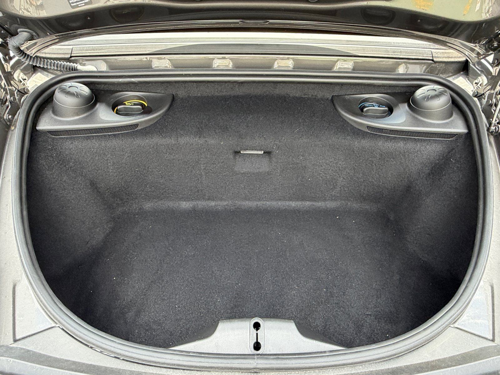 Certified 2025 Porsche 718 Boxster RWD image 30
