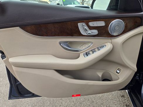 Used 2016 Mercedes-Benz C 300 4MATIC Sedan image 32